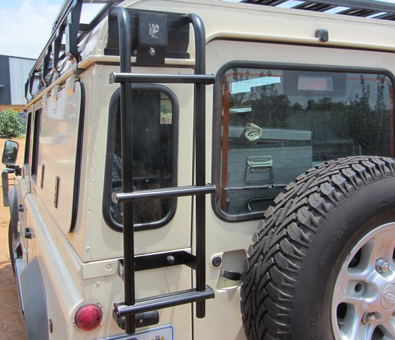 Eezi-Awn K9 Ladder + Step Land Rover Defender 110