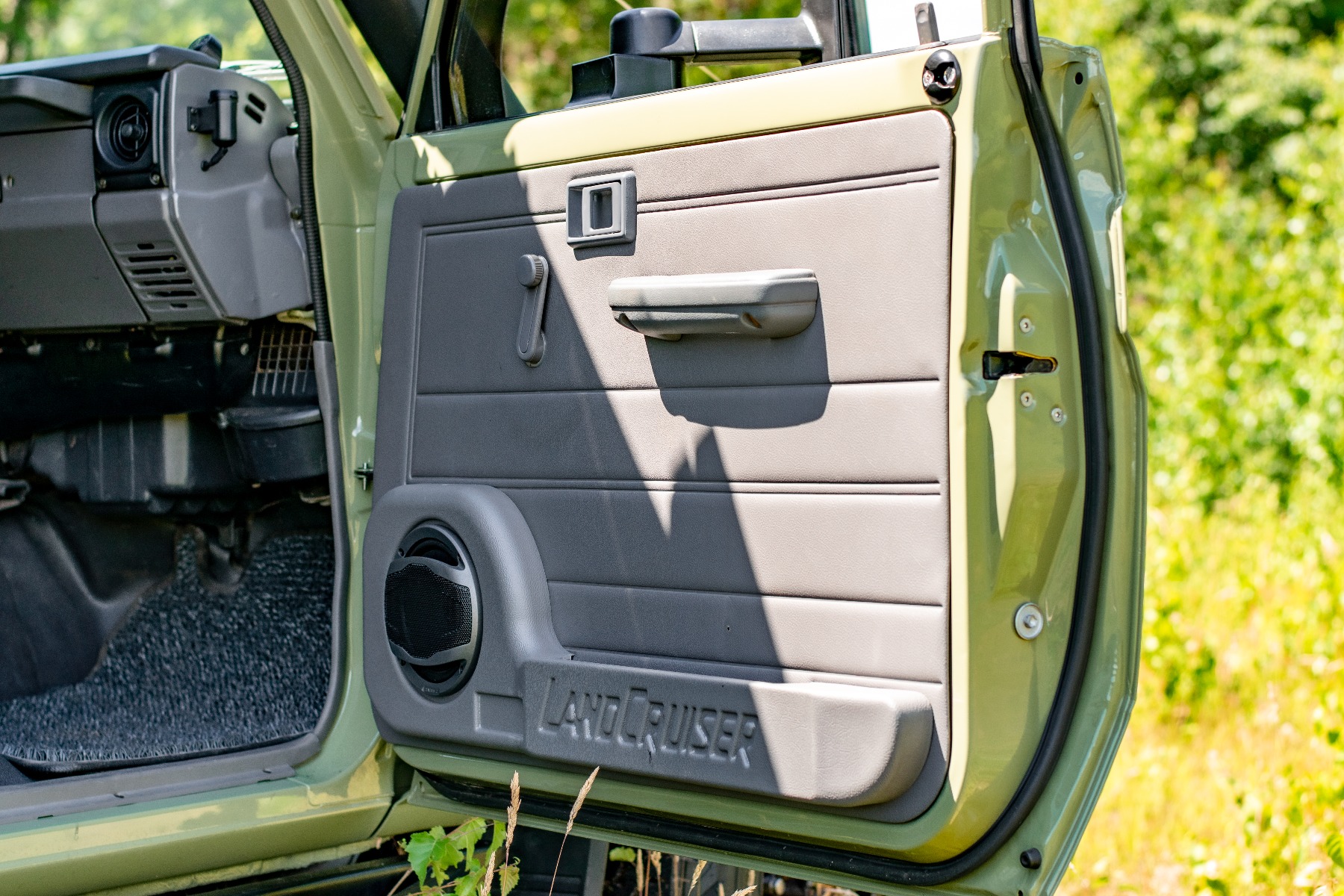 Onca Speaker Panels Toyota Land Cruiser HZJ