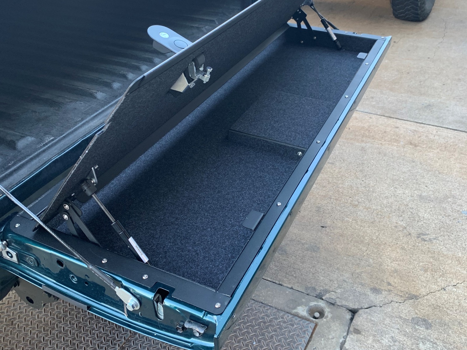 Huracan Fabrication Isuzu D-Max (2012-2020) Tailgate Storage Mod