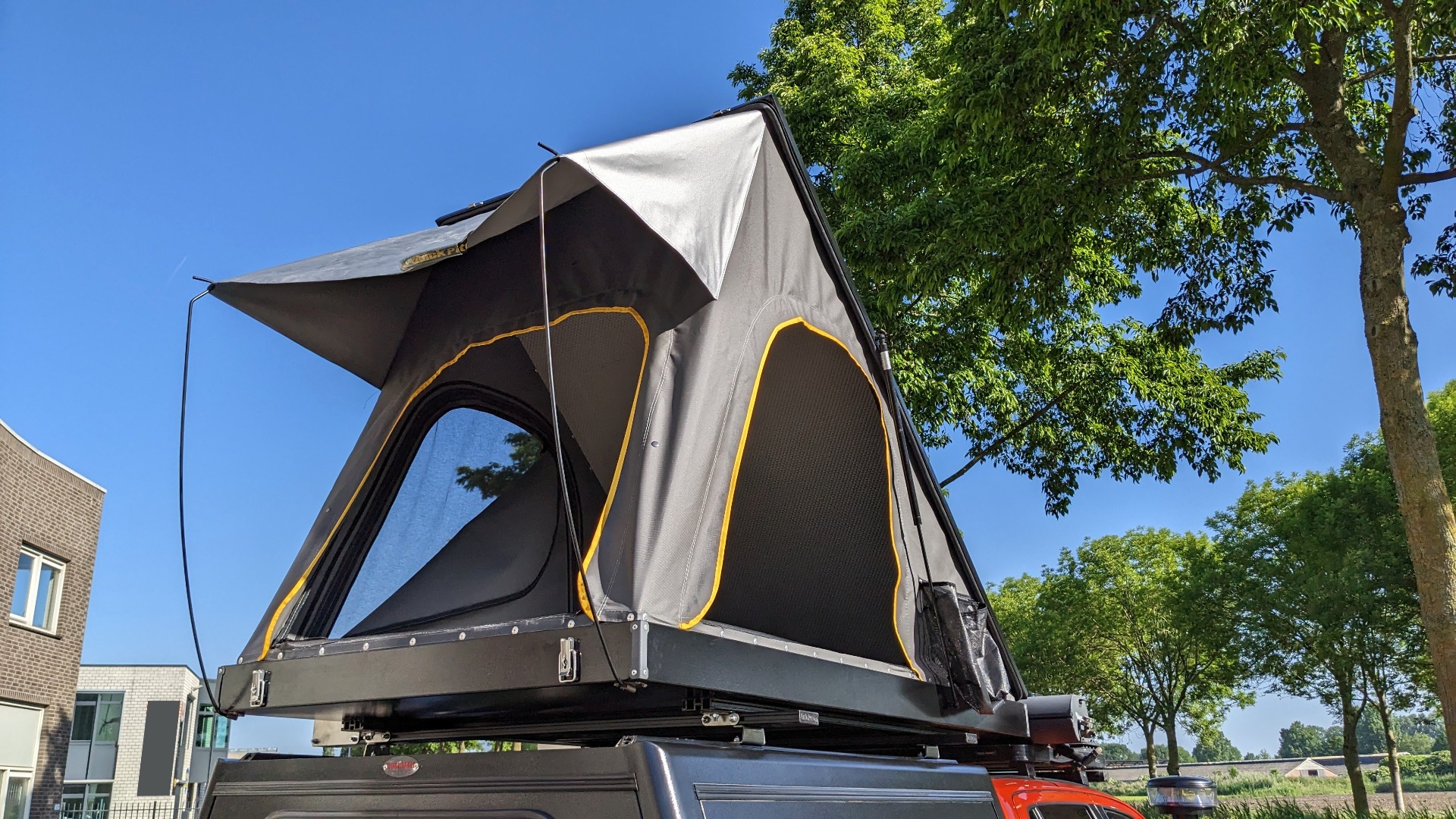 Quick Pitch Aero Rooftop Tent